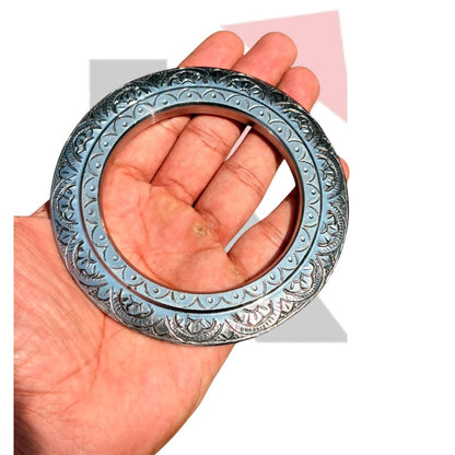 Flat disk style Punjabi kada showing thin broadness